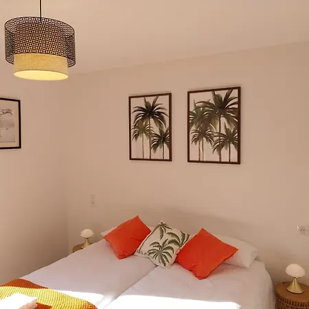 Hotel Logis Restaurant Cruzel 2*