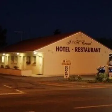 Hotel Logis Restaurant Cruzel 2*