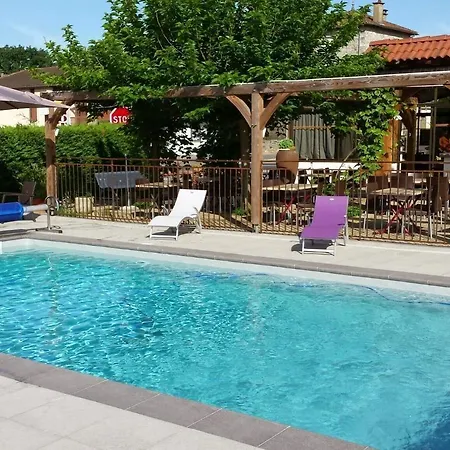 Hotel Logis Restaurant Cruzel 2*