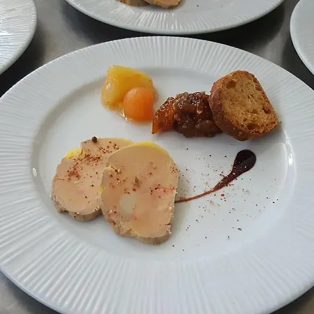 Logis Restaurant Cruzel מלון Maurs